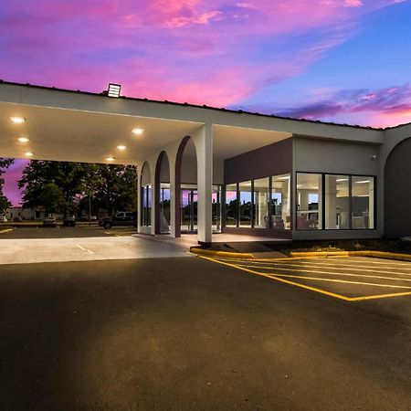 Hometowne Studios By Red Roof And Conference Center Chicago - N Aurora Naperville North Aurora 外观 照片