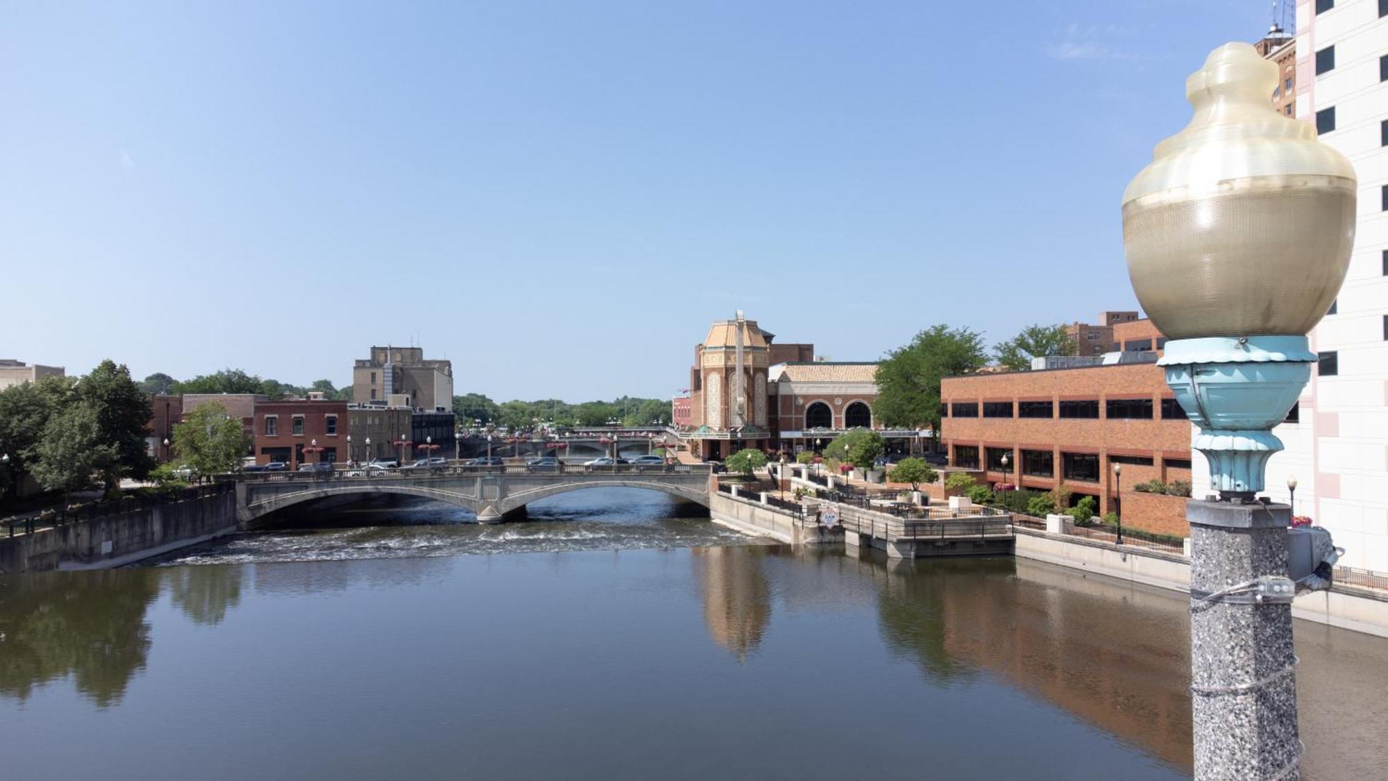 Hometowne Studios By Red Roof And Conference Center Chicago - N Aurora Naperville North Aurora 外观 照片